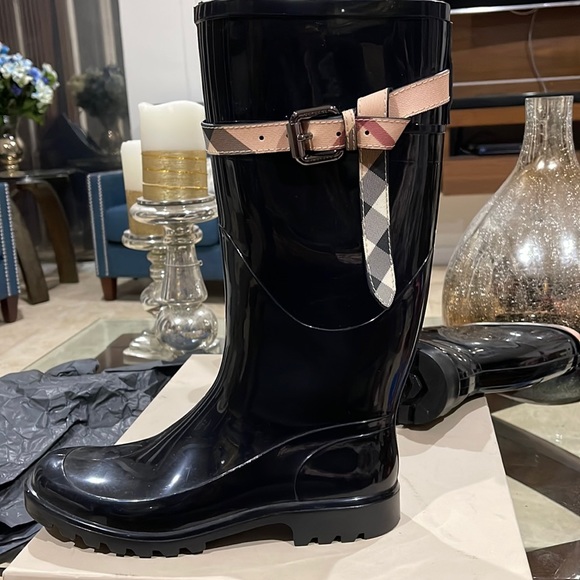 Burberry Women’s Kenyon Nova Belt Rainboots Size: 39 Made In Italy - Picture 5 of 8